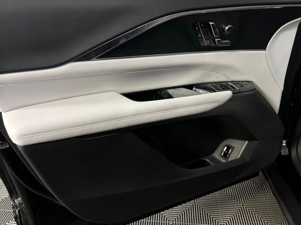 Used 2024 Cadillac Lyriq Sport image 26