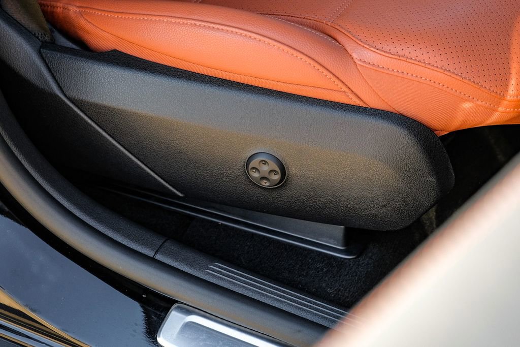 Used 2023 Mercedes-Benz GLC 300 GLC 300 image 38