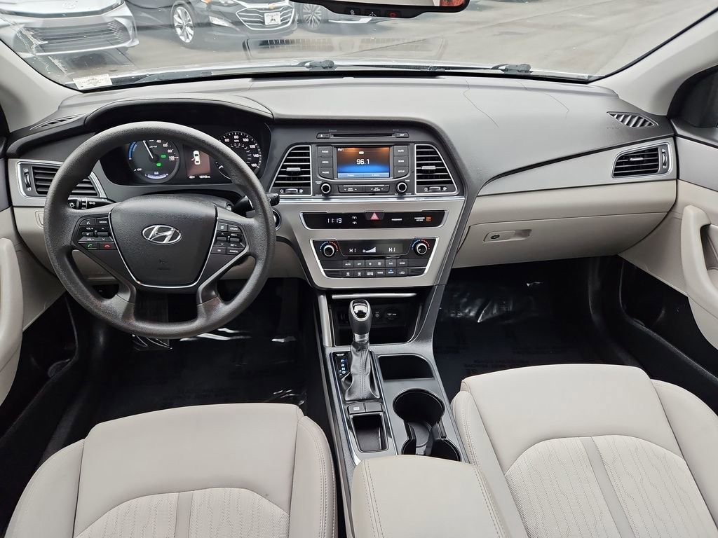 Used 2016 Hyundai Sonata SE image 9