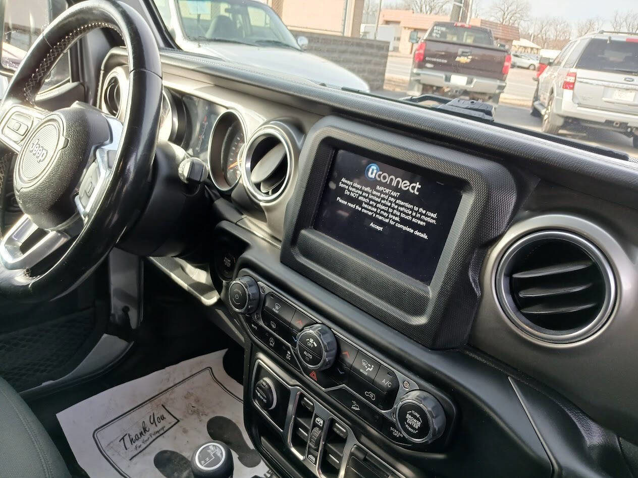 Used 2020 Jeep Wrangler Unlimited Sahara image 26