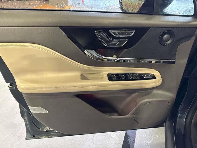 Used 2021 Lincoln Corsair Reserve w/ Elements Package FWD image 24