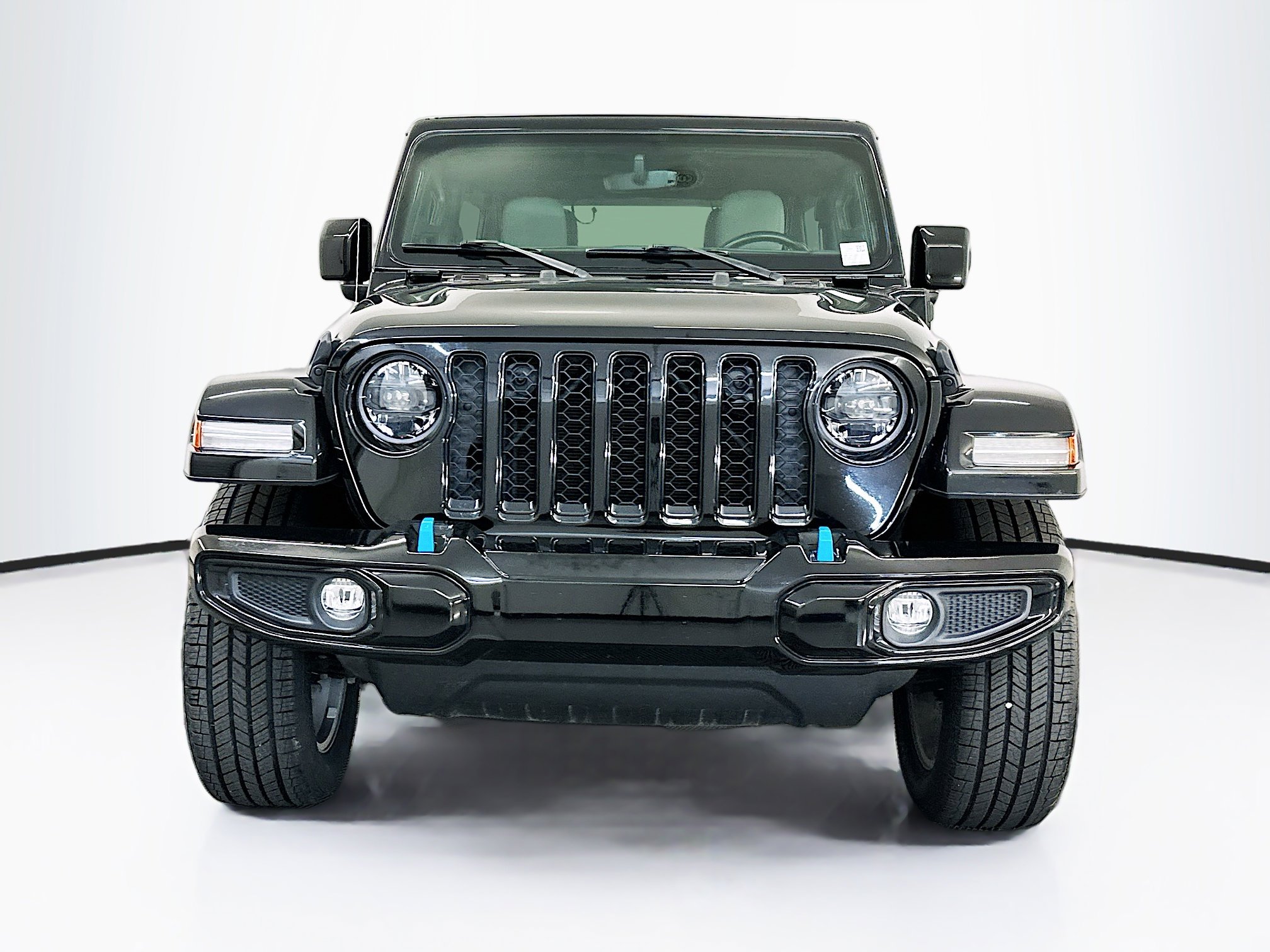Used 2023 Jeep Wrangler Unlimited Sahara image 2