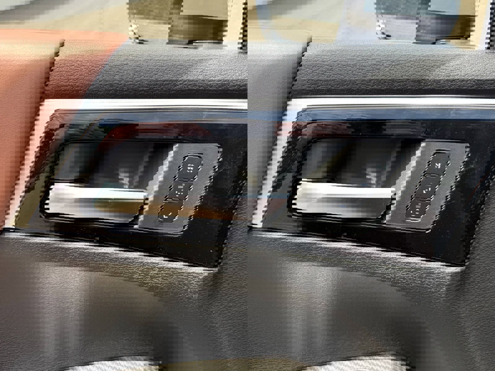 New 2025 Mitsubishi Outlander SEL image 14