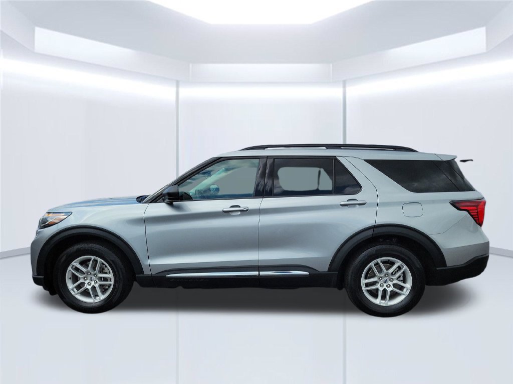 Certified 2025 Ford Explorer Active RWD image 8