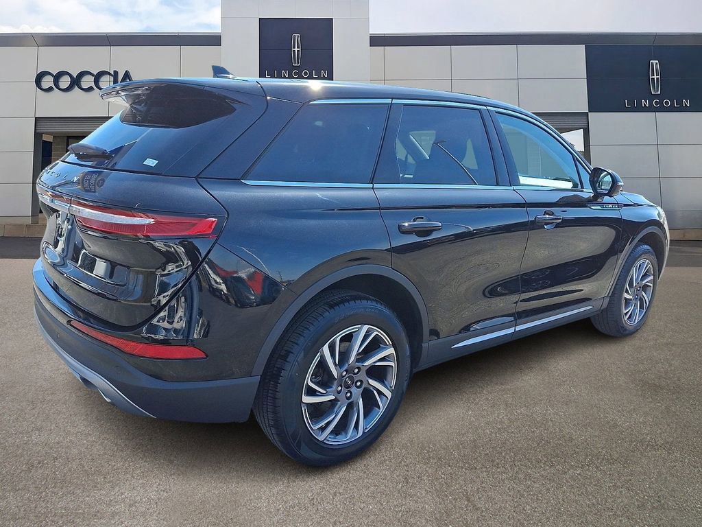 Used 2023 Lincoln Corsair AWD w/ Equipment Group 101A image 4