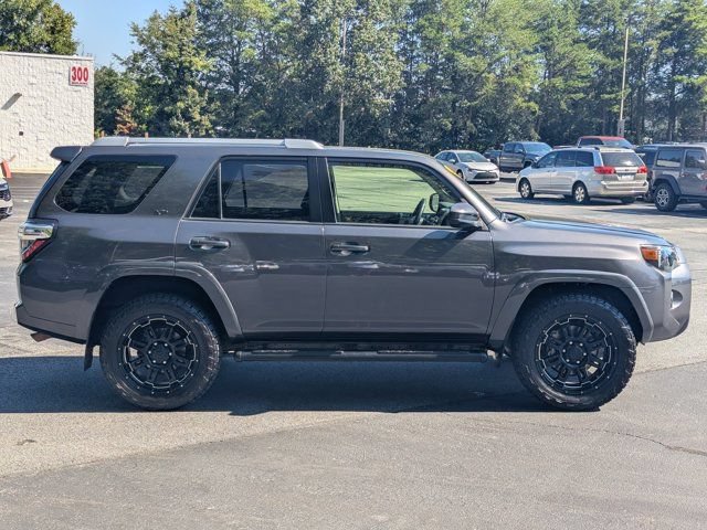 Used 2018 Toyota 4Runner SR5 RWD image 8