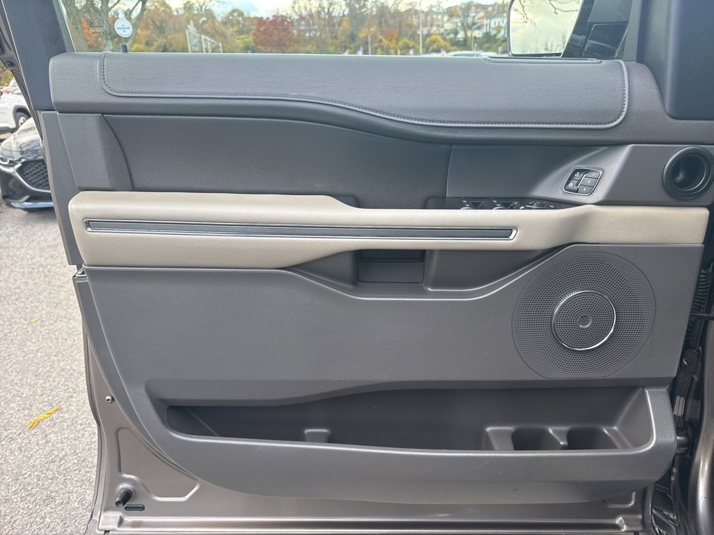 Certified 2019 Ford Expedition XLT w/ Equipment Group 202A image 23