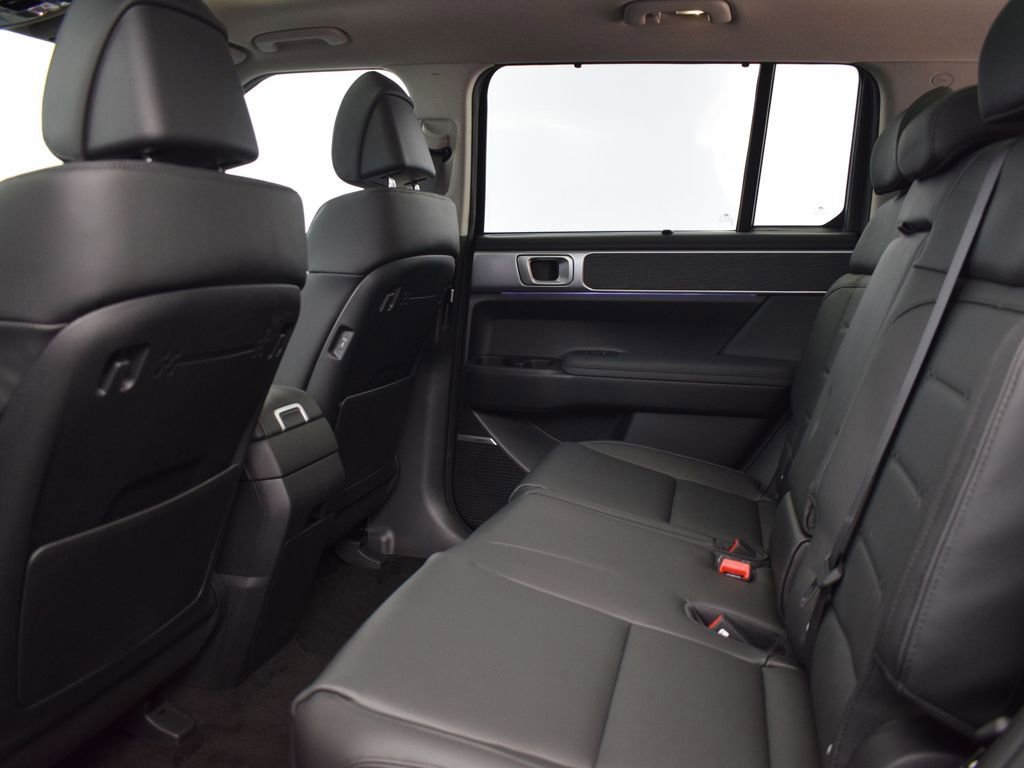 Used 2025 Hyundai Santa Fe Limited image 29