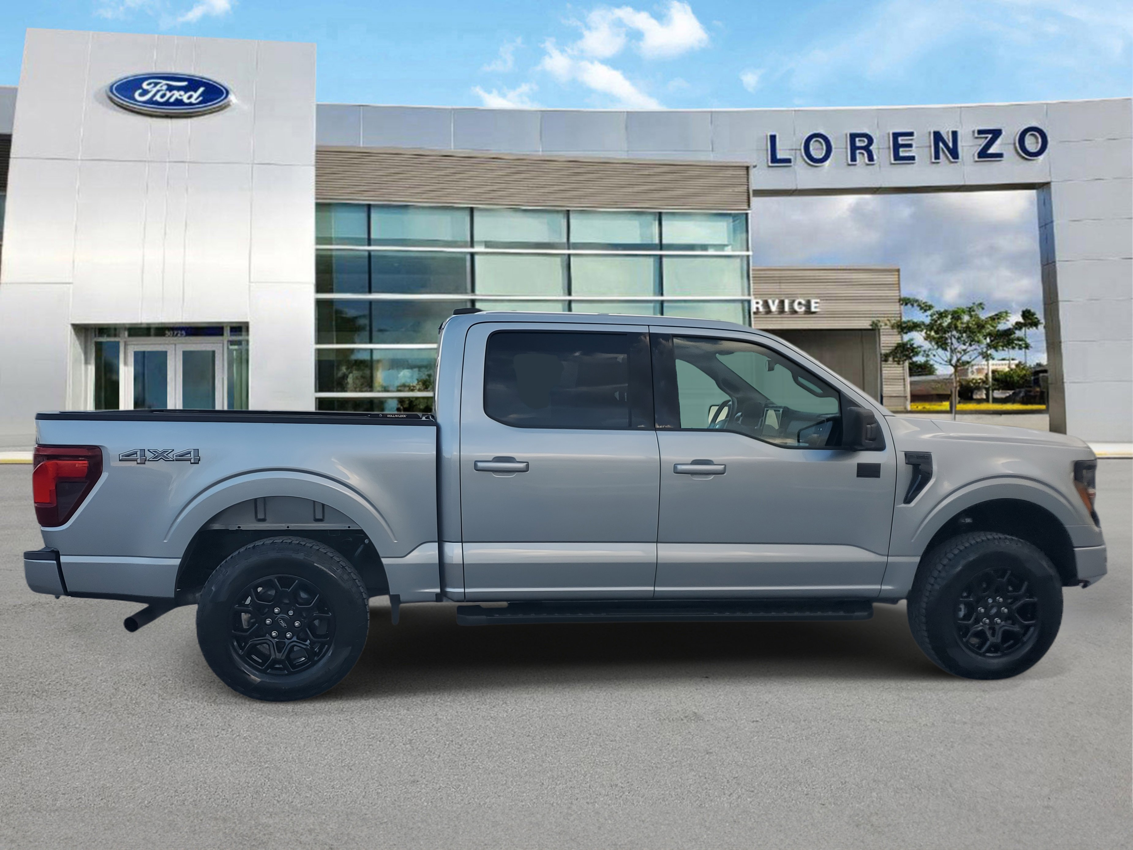 Used 2024 Ford F150 XLT w/ XLT Black Appearance Package image 4