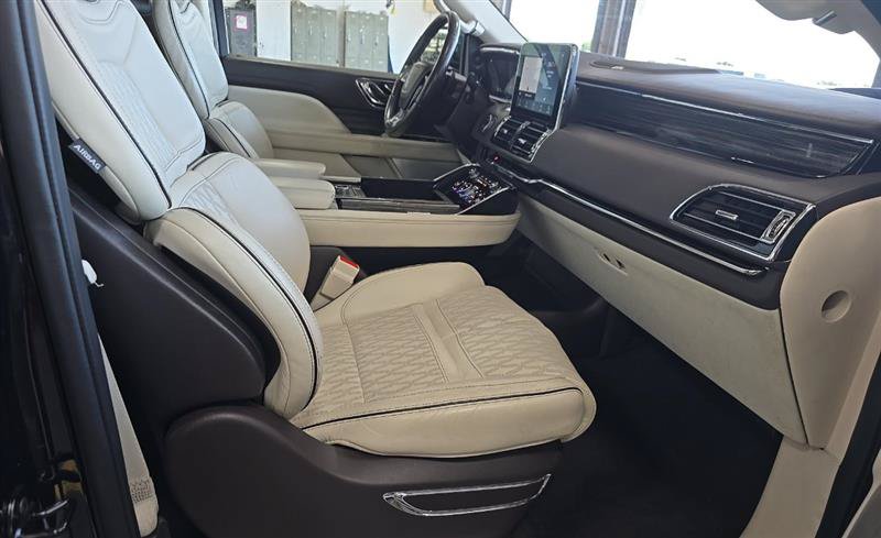 Used 2020 Lincoln Navigator Black Label AWD/4WD image 10