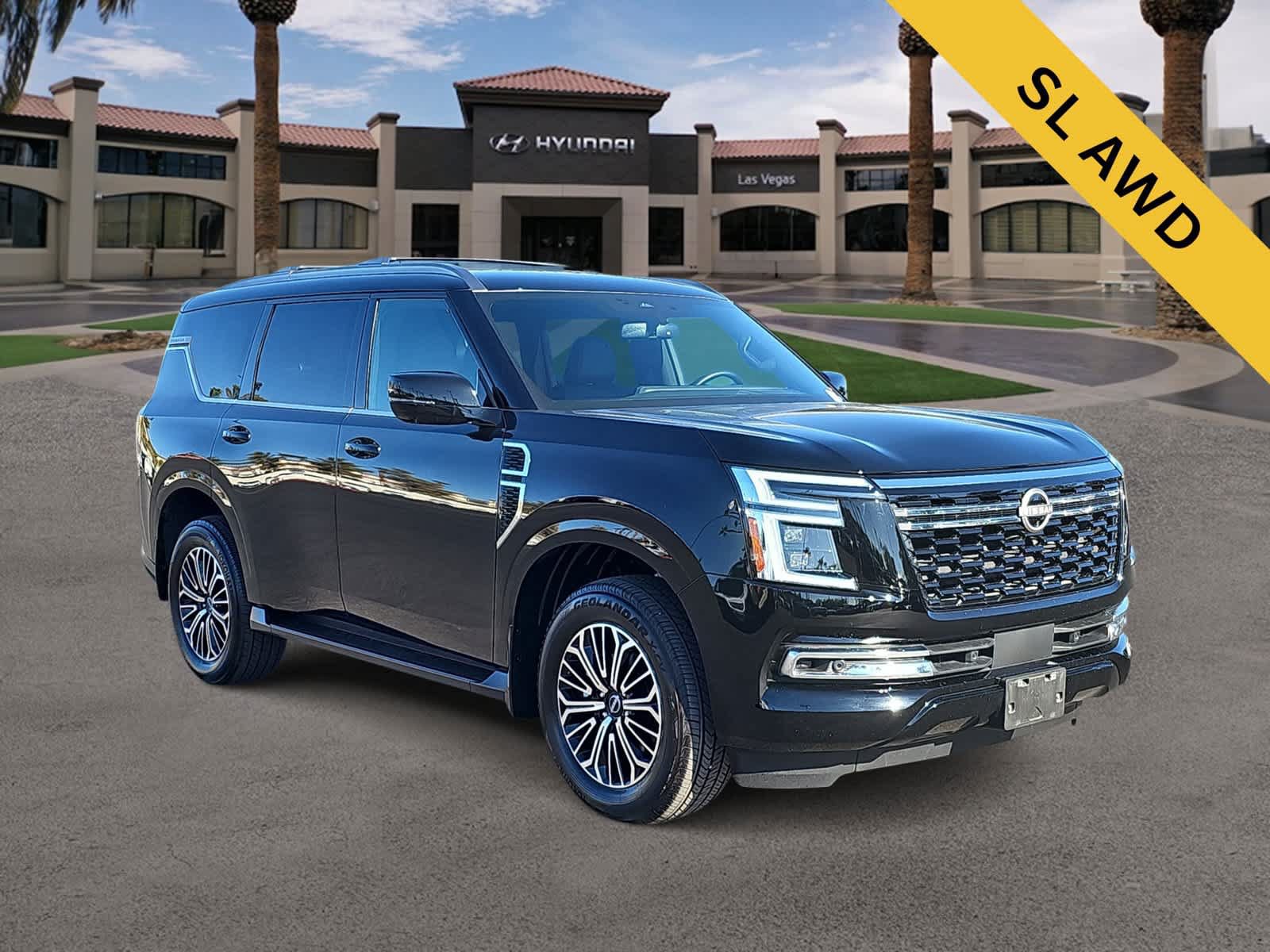 Used 2025 Nissan Armada SL AWD/4WD image 2