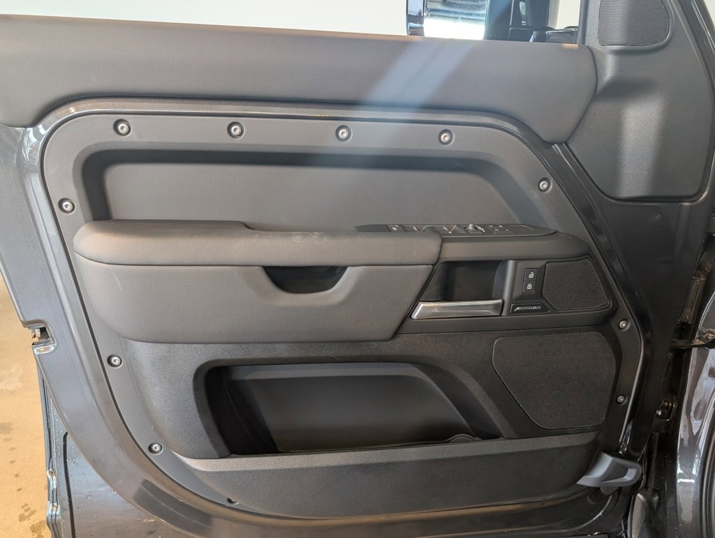 New 2025 Land Rover Defender 110 S image 8