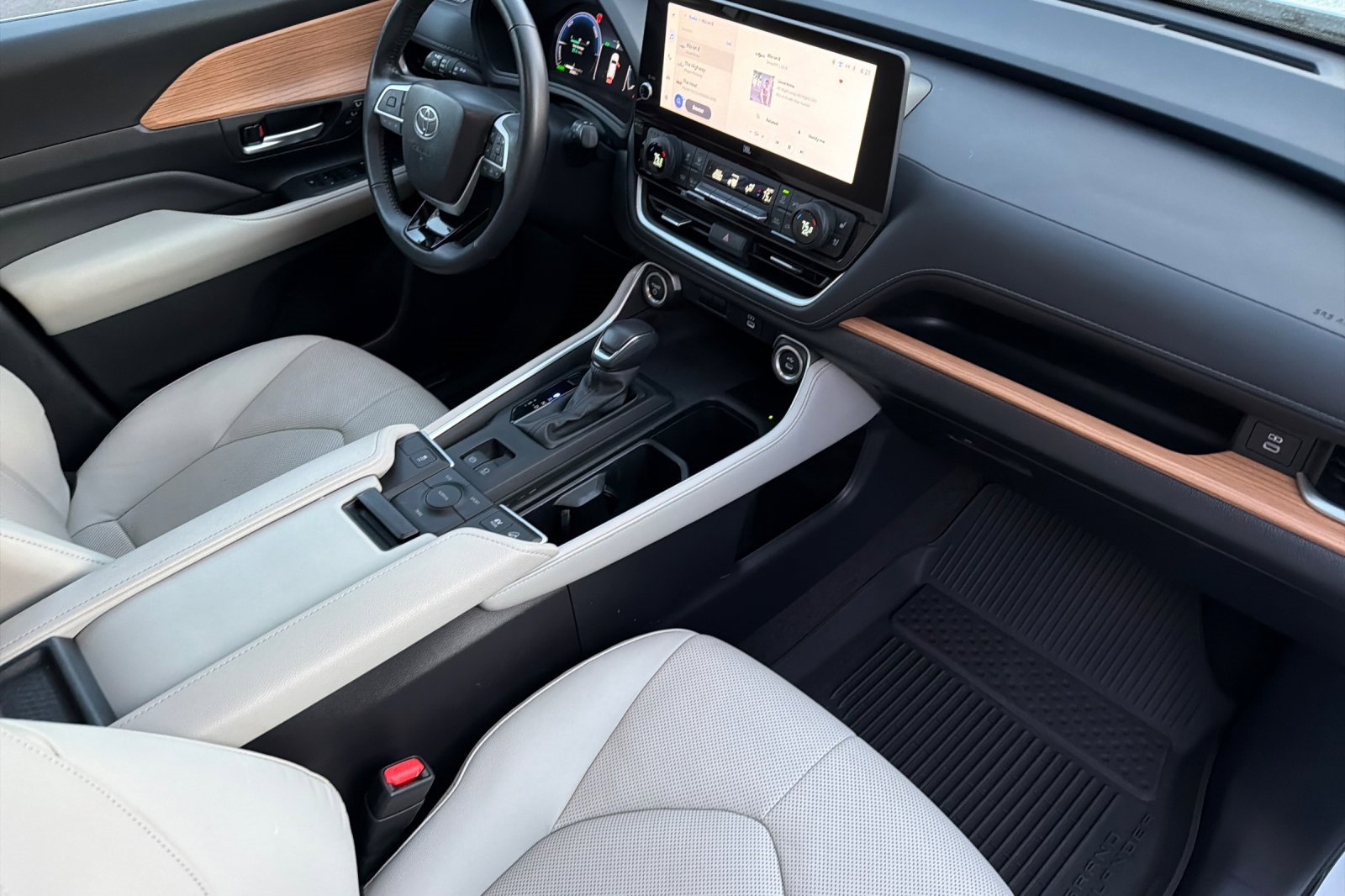 Used 2024 Toyota Grand Highlander Limited image 22