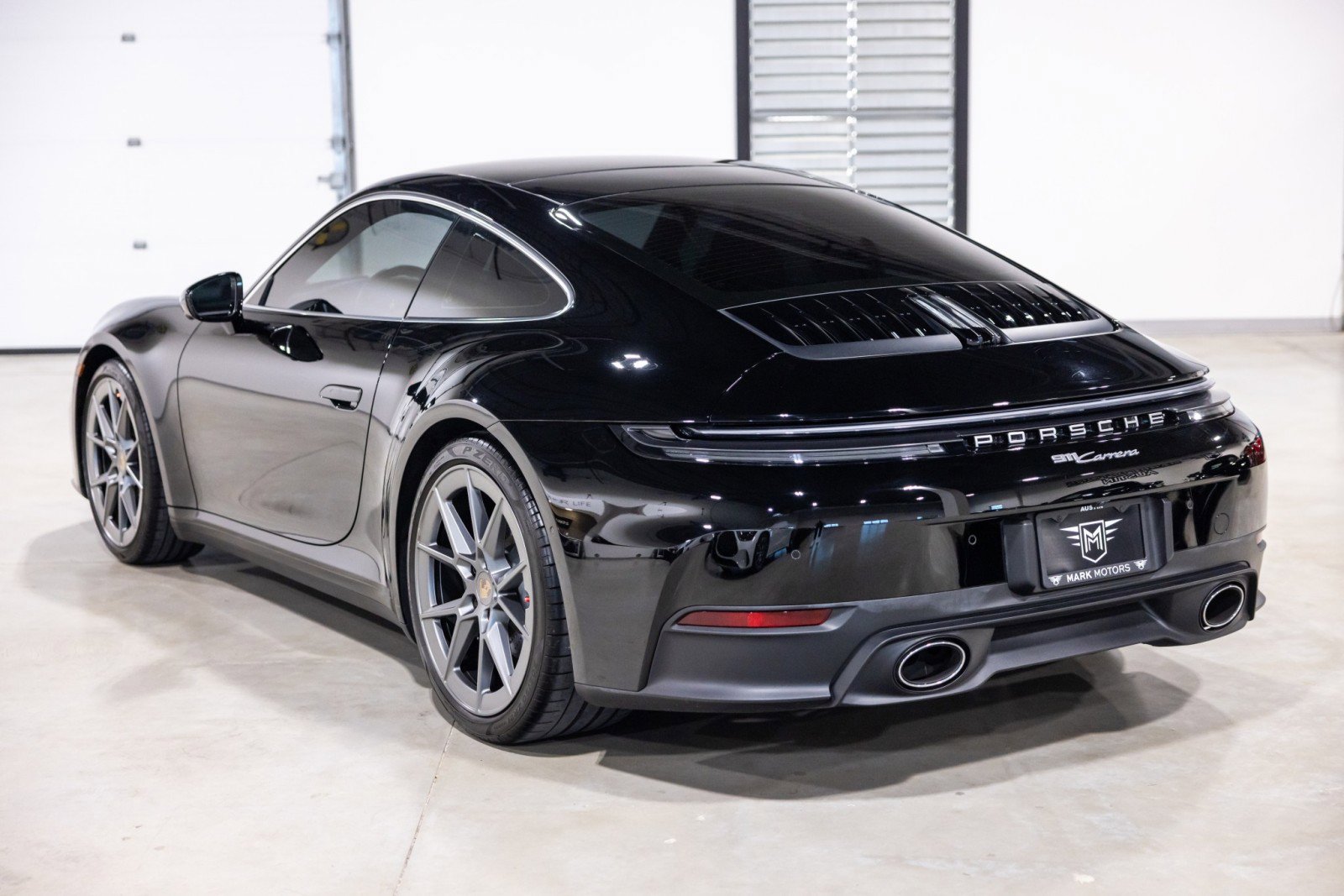 Used 2025 Porsche 911 Carrera RWD image 7