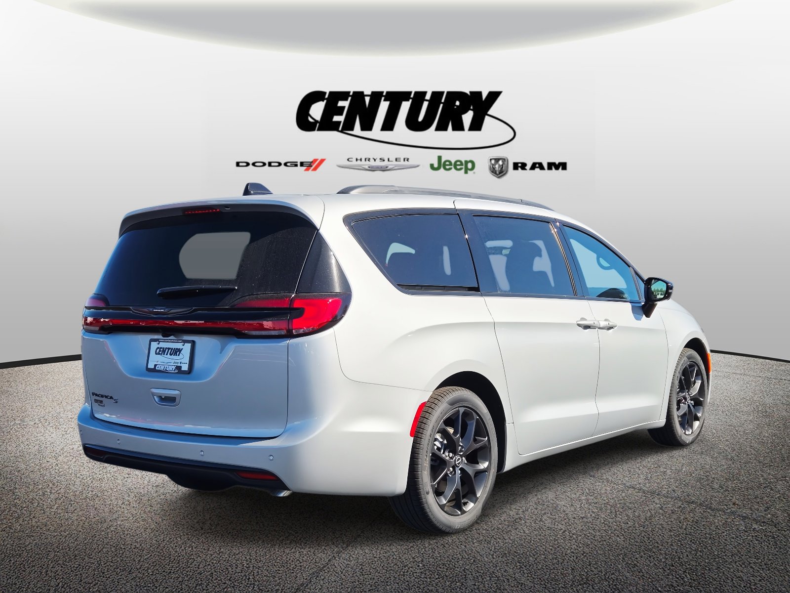 New 2026 Chrysler Pacifica Select image 3
