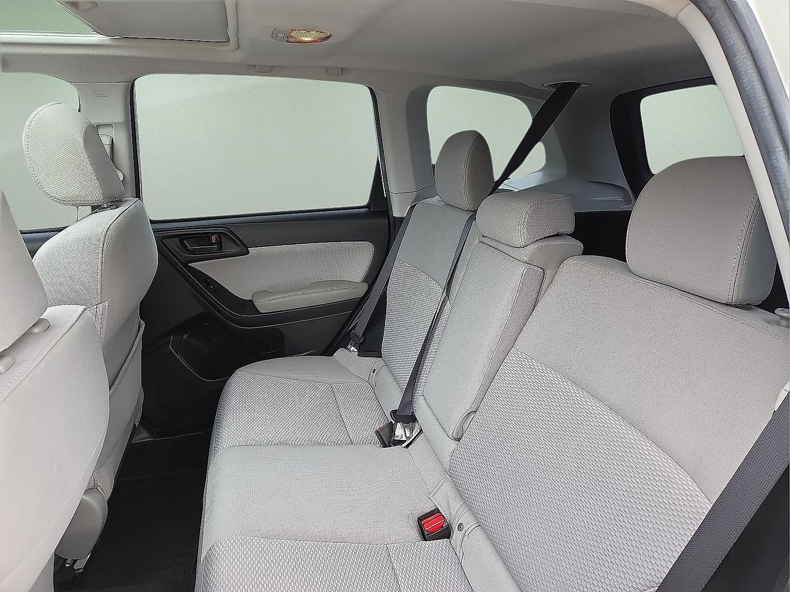 Used 2016 Subaru Forester 2.5i Premium w/ All-Weather Package AWD/4WD image 10