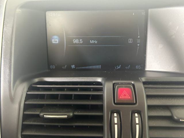 Used 2016 Volvo XC60 T6 w/ Proximity Package AWD/4WD image 21