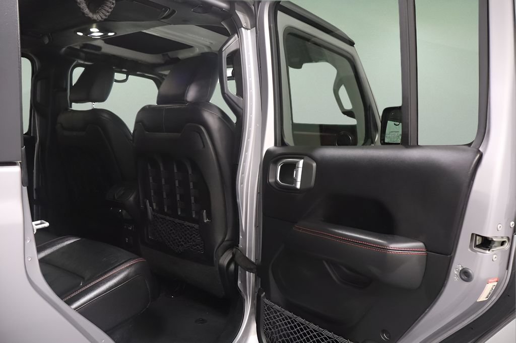 Used 2020 Jeep Gladiator Rubicon w/ Dual Top Group AWD/4WD image 18