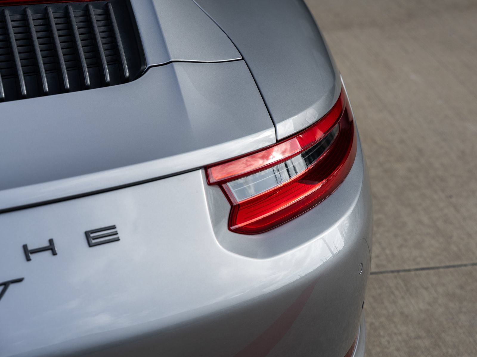 Certified 2018 Porsche 911 Carrera T RWD image 14
