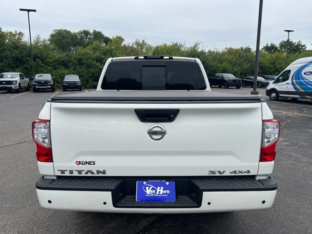 Used 2022 Nissan Titan SV AWD/4WD image 4