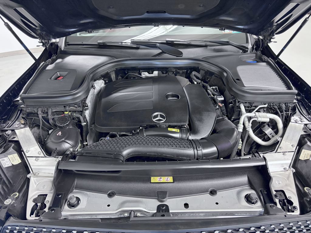 Used 2021 Mercedes-Benz GLC 300 4MATIC image 14