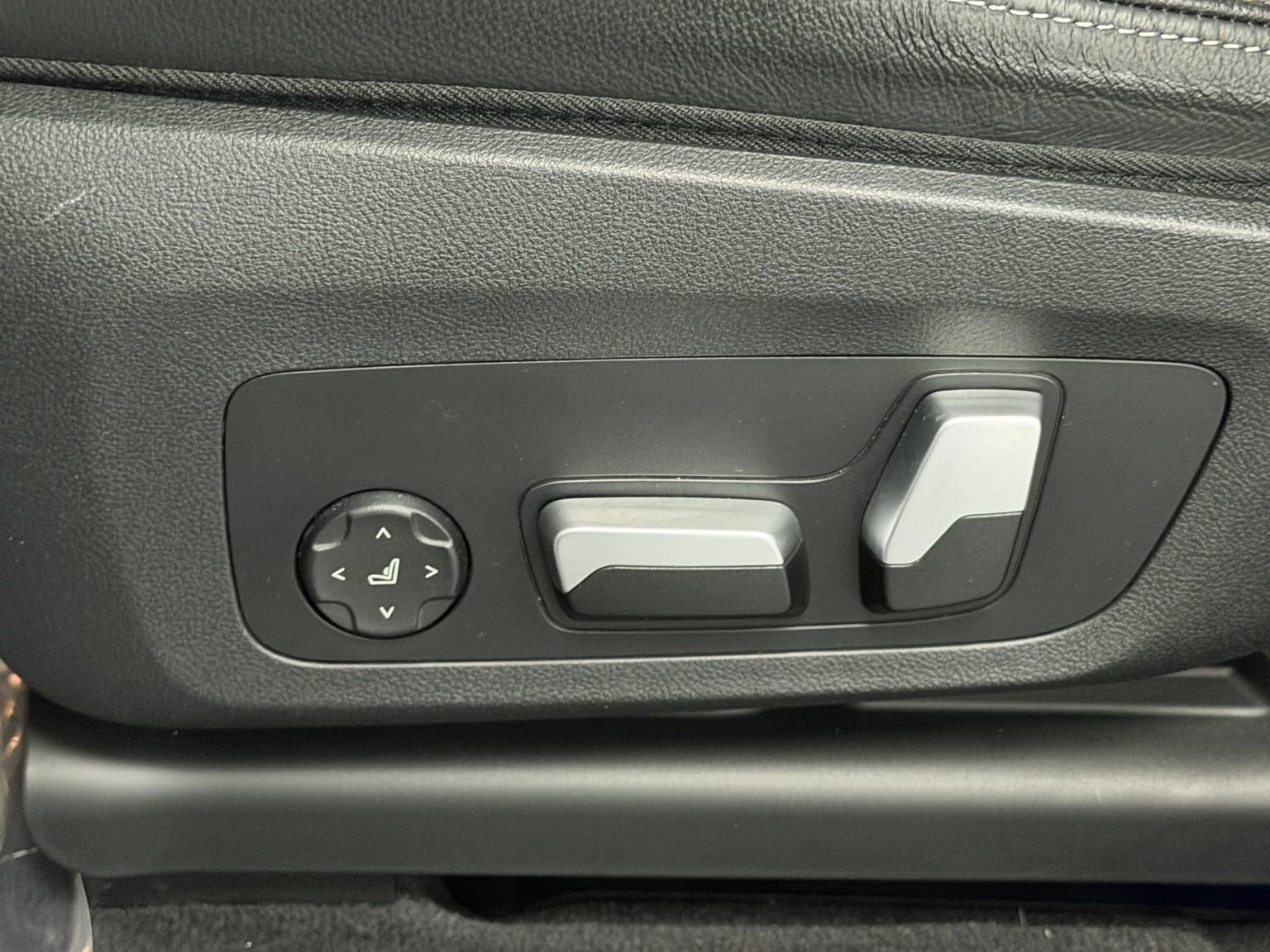 Used 2023 BMW X3 xDrive30i w/ Convenience Package w/ZPA image 22