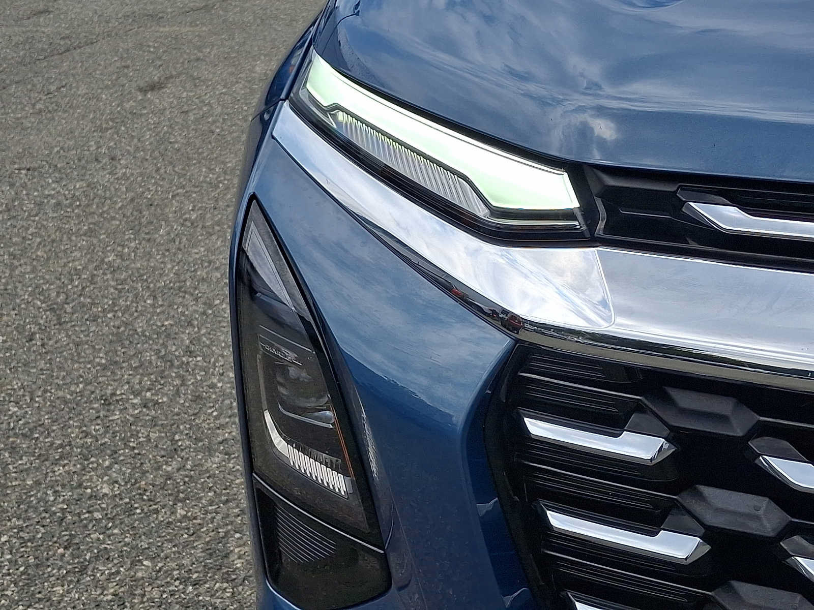 Used 2025 Chevrolet Equinox LT AWD/4WD image 9