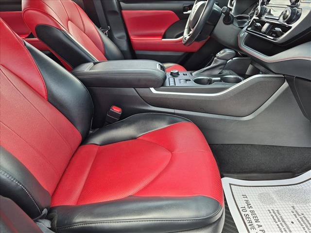 Used 2022 Toyota Highlander XSE AWD/4WD image 18