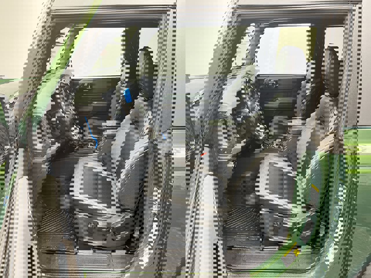 Certified 2023 Ford Bronco Black Diamond image 3