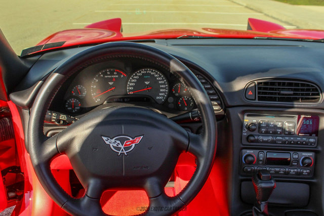 Used 2004 Chevrolet Corvette Convertible w/ Preferred Equipment Group image 30