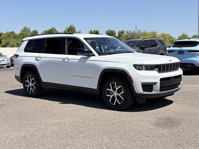 Used 2023 Jeep Grand Cherokee L Limited AWD/4WD image 4