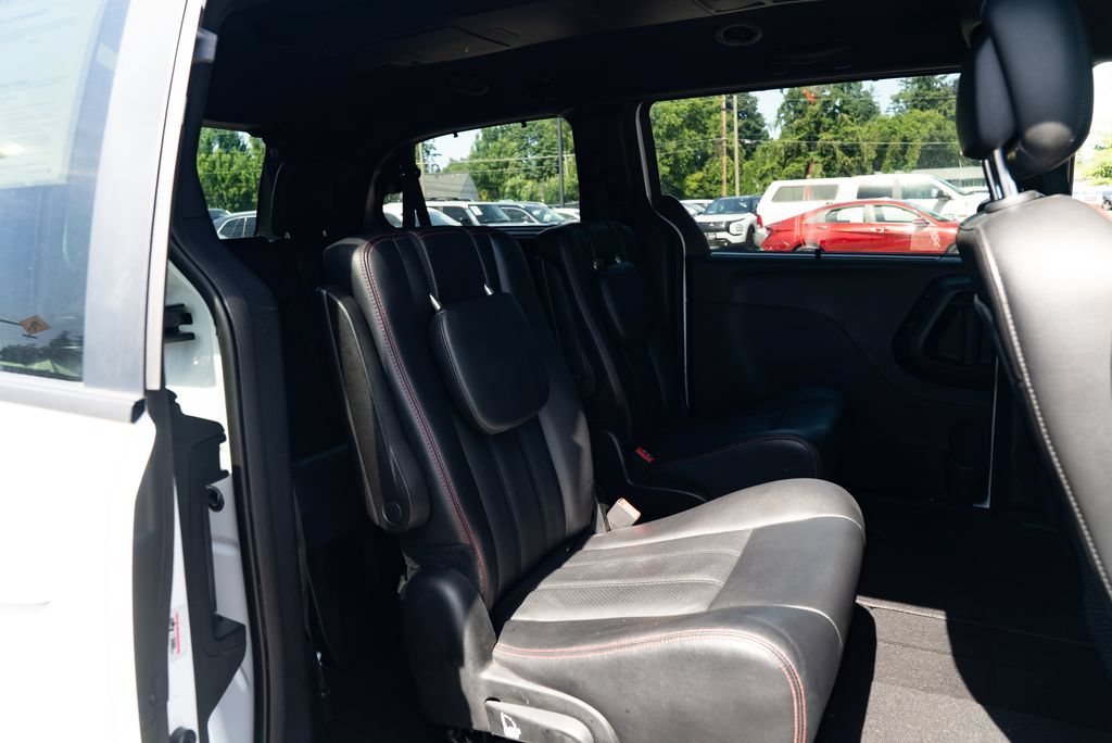 Used 2017 Dodge Grand Caravan GT FWD image 21