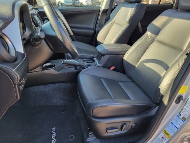Used 2015 Toyota RAV4 Limited AWD/4WD image 8