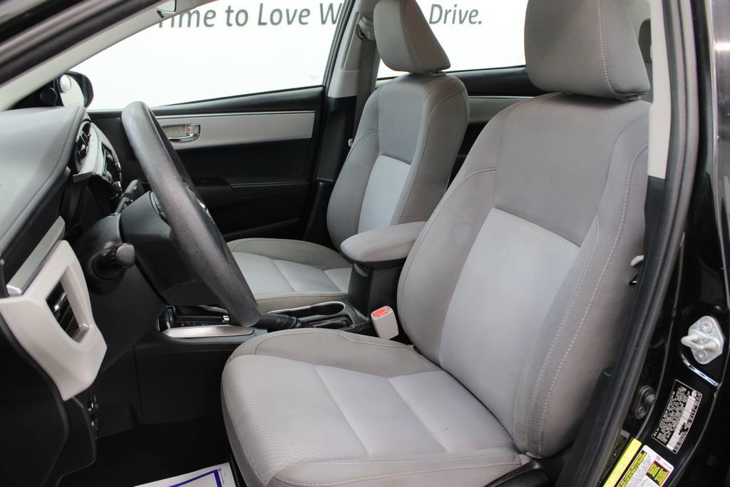 Used 2016 Toyota Corolla LE FWD image 8