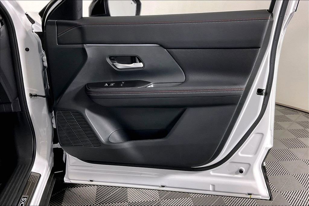 New 2026 Nissan Kicks SR w/ SR Premium Package image 24