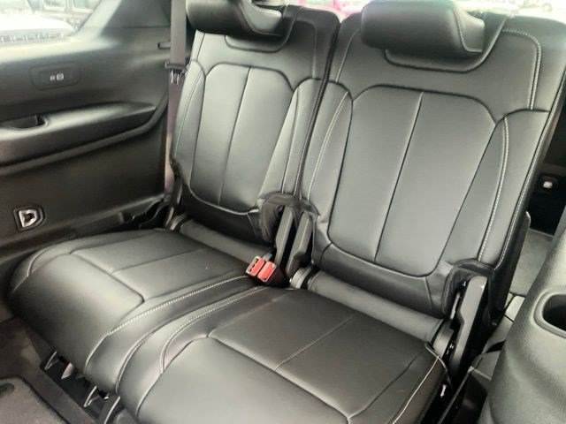 New 2026 Jeep Grand Cherokee L Limited w/ Limited Altitude Package AWD/4WD image 23
