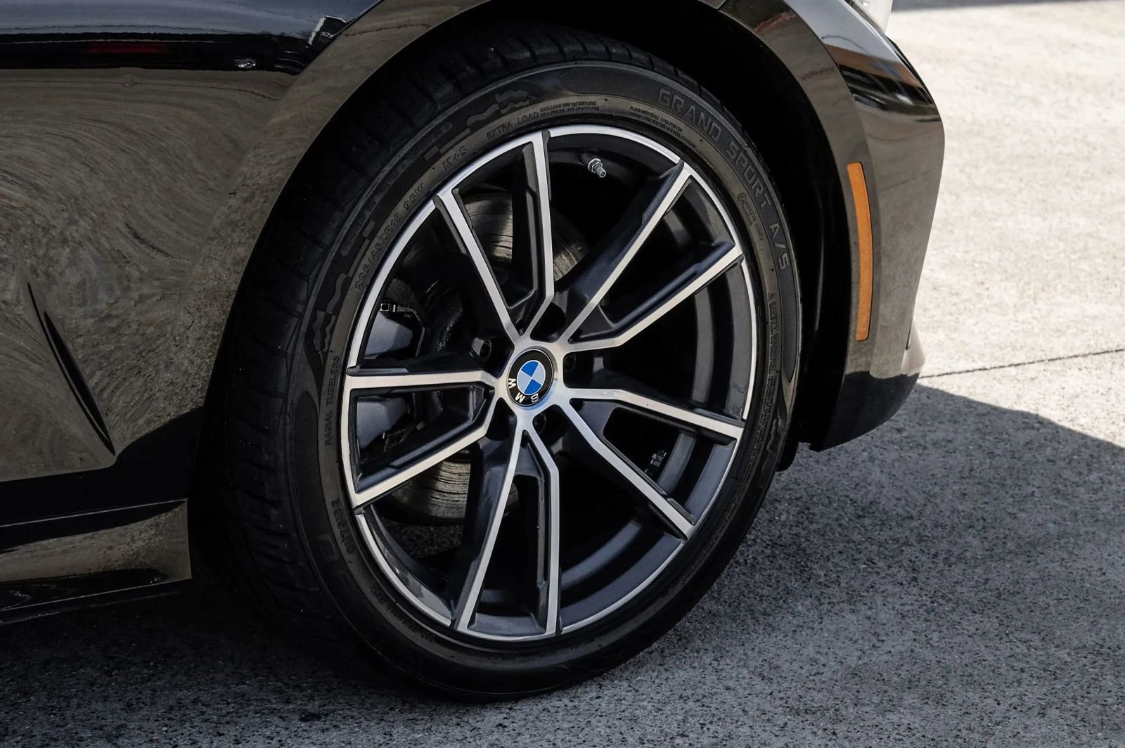 Used 2021 BMW 330i Sedan w/ Convenience Package image 63