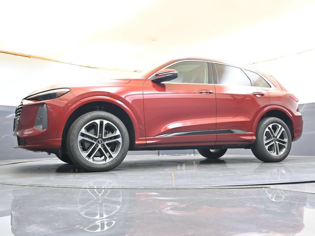 Certified 2025 Audi Q5 Premium Plus w/ Premium Plus AWD/4WD image 30