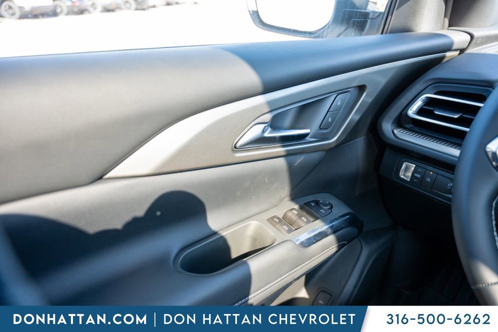 New 2026 Chevrolet Traverse LT w/ Sun and Wheel Package image 17