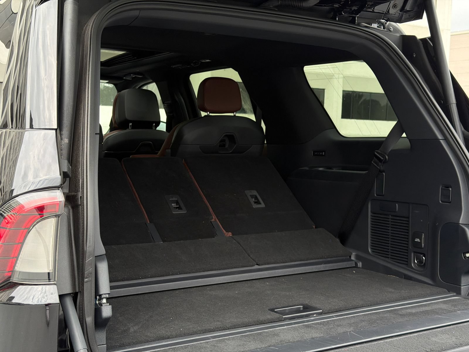 Used 2026 Lincoln Navigator Reserve AWD/4WD image 8