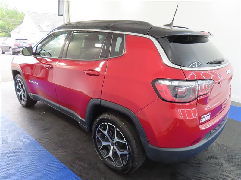 Used 2025 Jeep Compass Limited AWD/4WD image 10