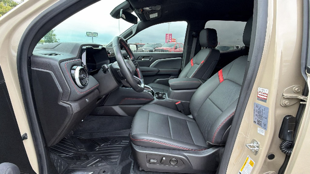 Used 2023 Chevrolet Colorado Z71 w/ Z71 Convenience Package 2 AWD/4WD image 13