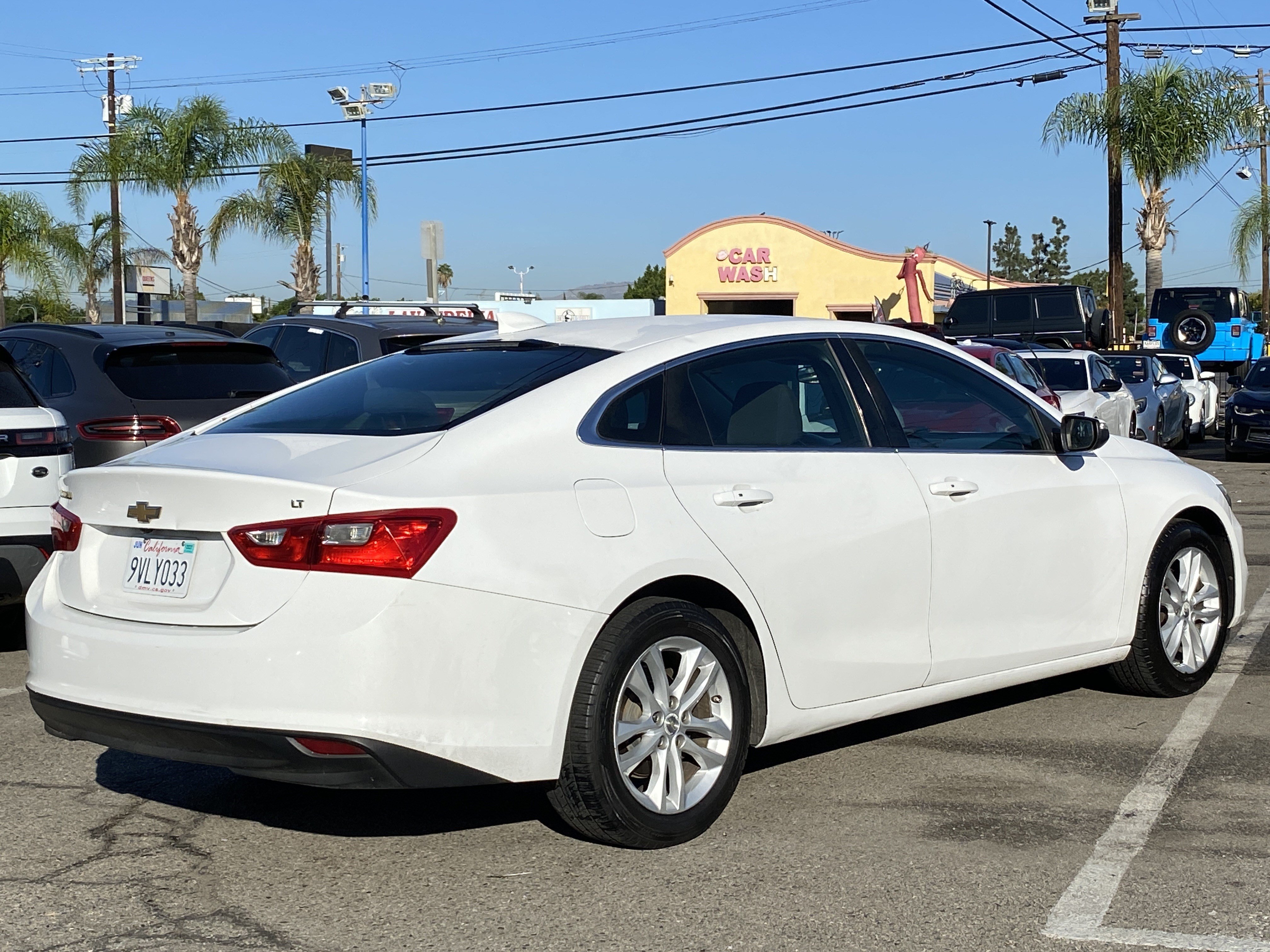 Used 2017 Chevrolet Malibu LT FWD image 9