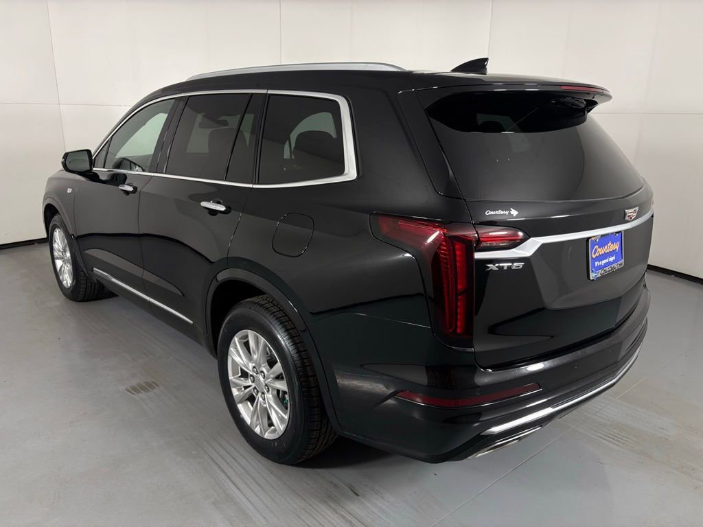 Used 2024 Cadillac XT6 Luxury image 7