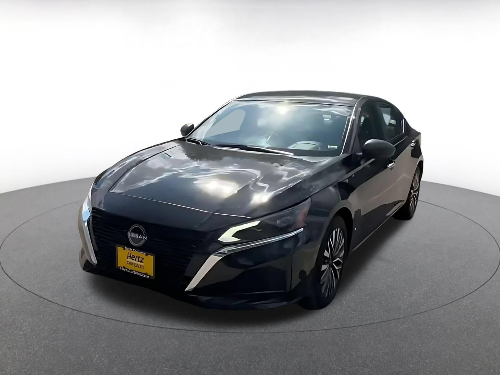 Used 2025 Nissan Altima 2.5 SV FWD image 6