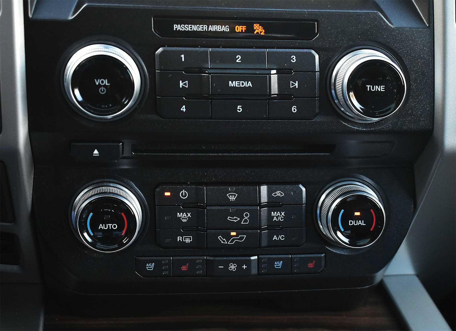 Used 2017 Ford F150 Lariat w/ Equipment Group 502A Luxury image 22