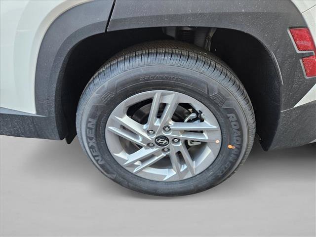 Certified 2025 Hyundai Tucson SE image 9