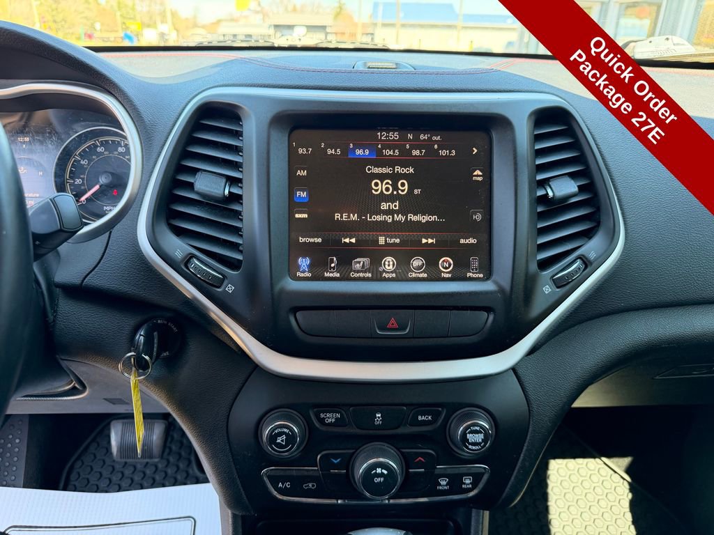 Used 2014 Jeep Cherokee Trailhawk w/ Leather Interior Group AWD/4WD image 22