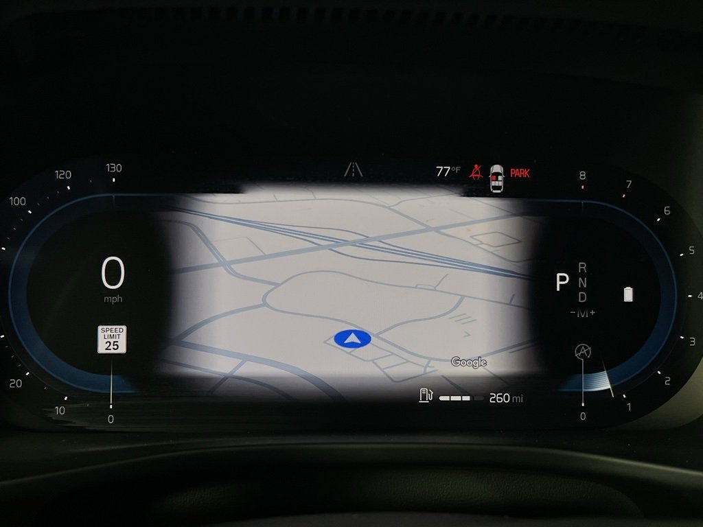 Used 2025 Volvo XC40 B5 Plus image 15