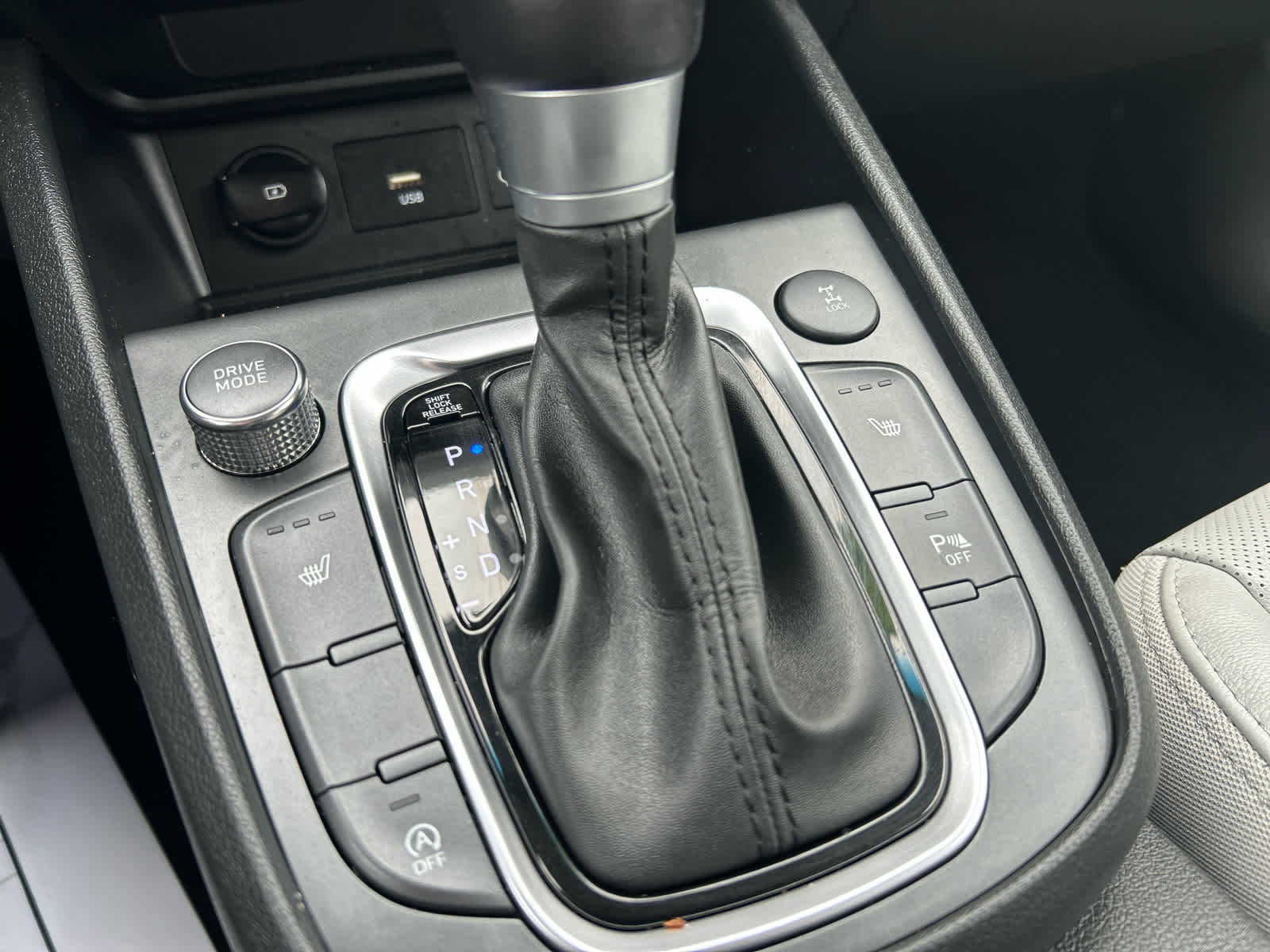 Used 2022 Hyundai Kona Limited image 24